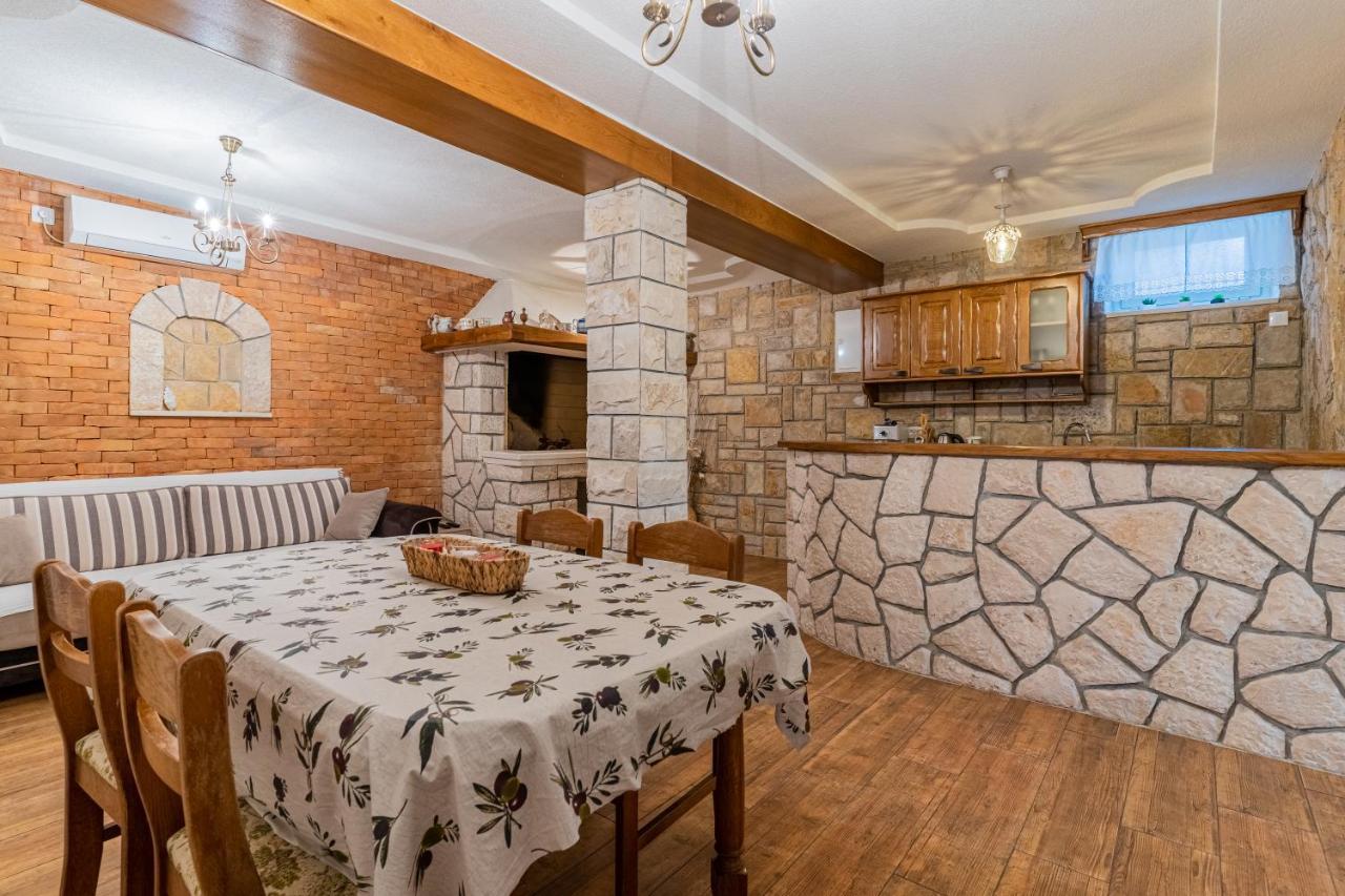 Apartment Jurasic Orlec エクステリア 写真