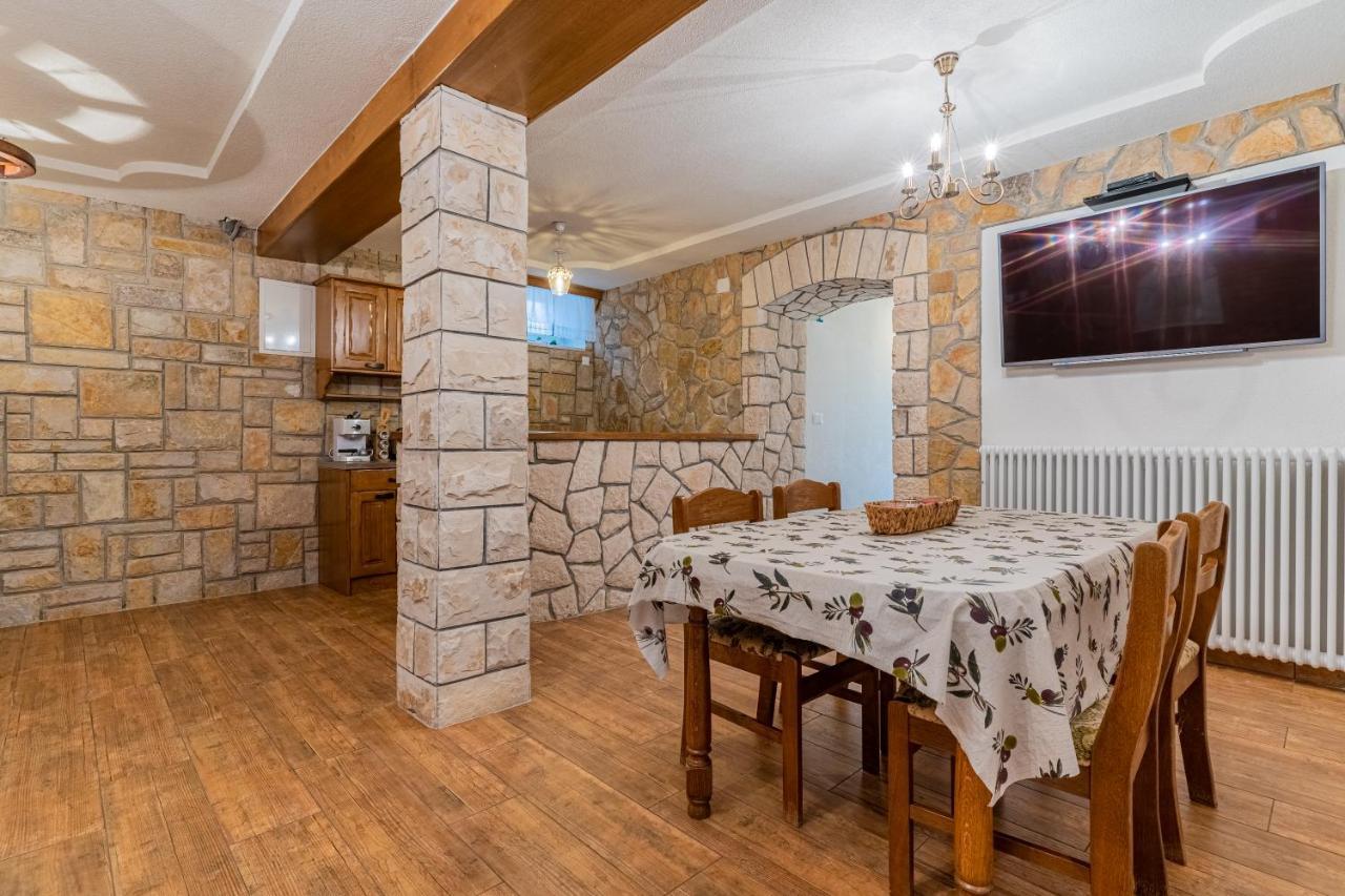 Apartment Jurasic Orlec エクステリア 写真