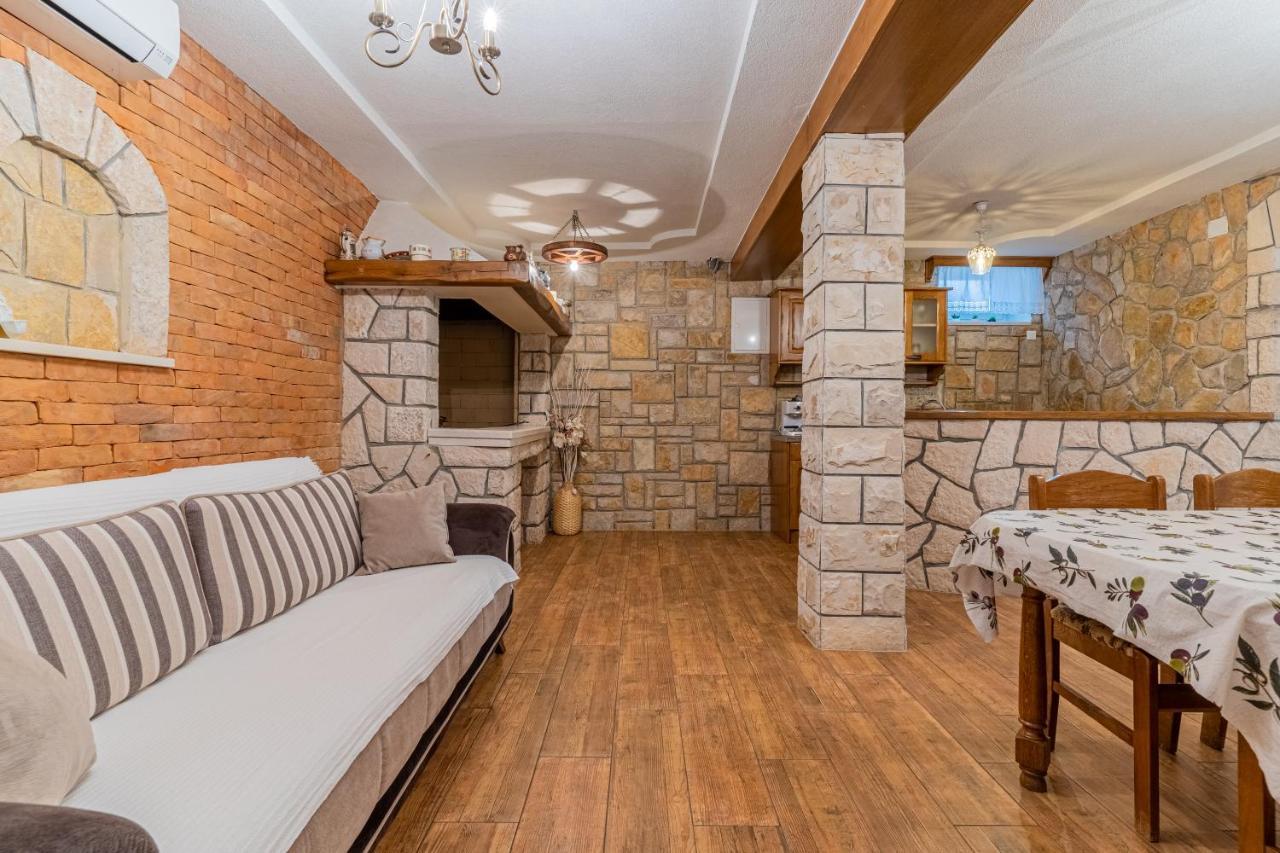 Apartment Jurasic Orlec エクステリア 写真